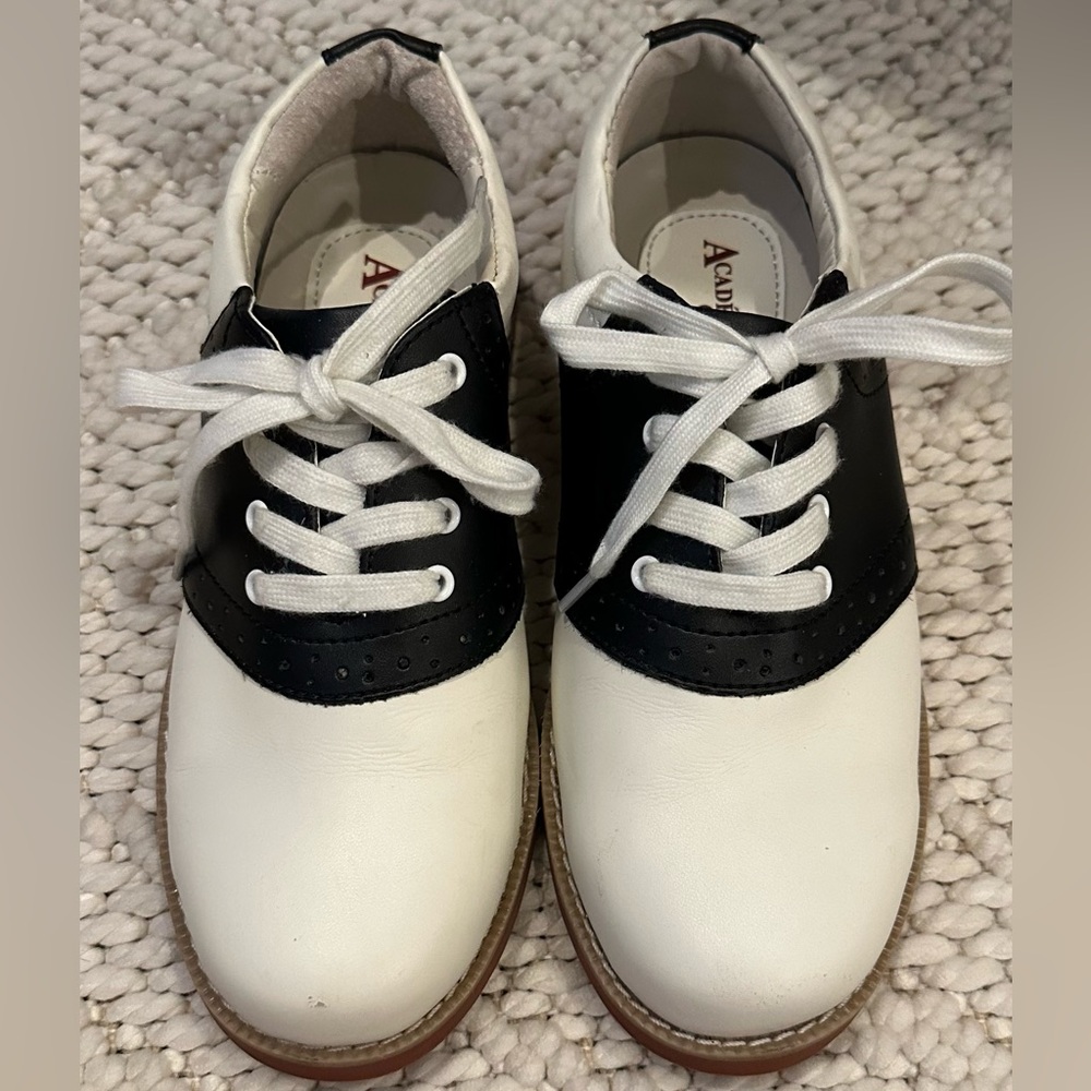 Académie Gear saddle shoes